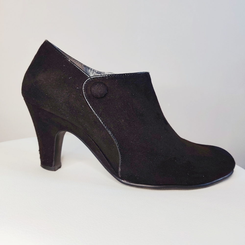 Aerosoles Vintage Sueded Booties Black Size 7.5